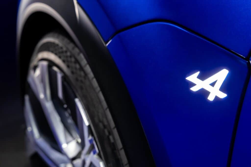 logo alpine - nouveau show car - mondial de l'auto 2024