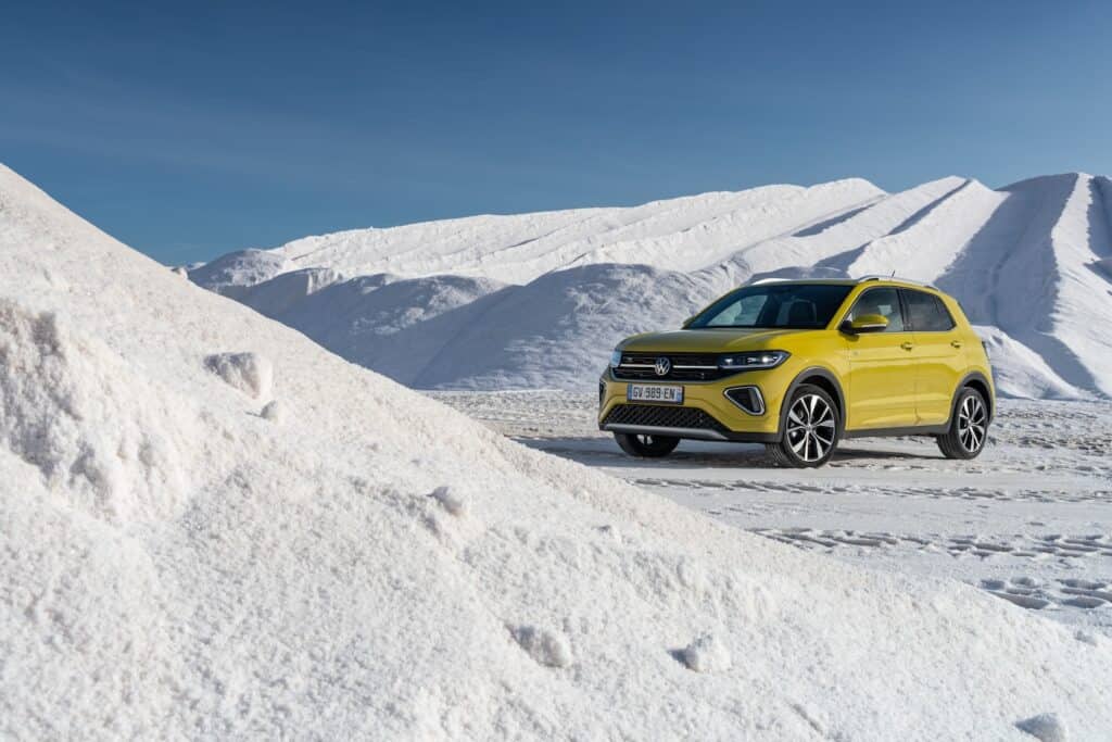 Volkswagen - photo du nouveau T-Cross vue de 3/4 coté - mondial de l'auto 2024