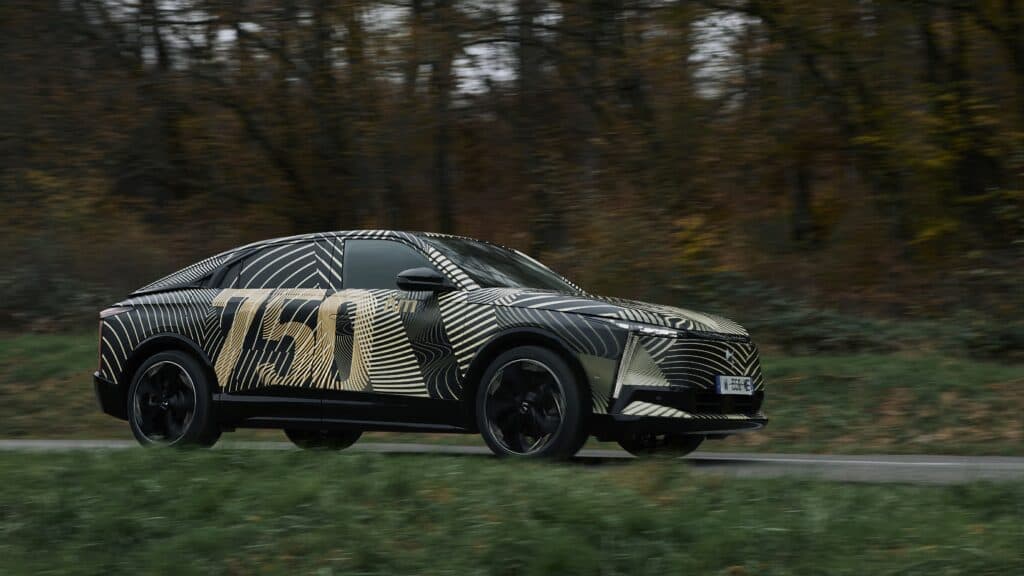 Photo de la future voiture ds automobiles camo - vue de 3/4 coté - mondial de l'auto 2026