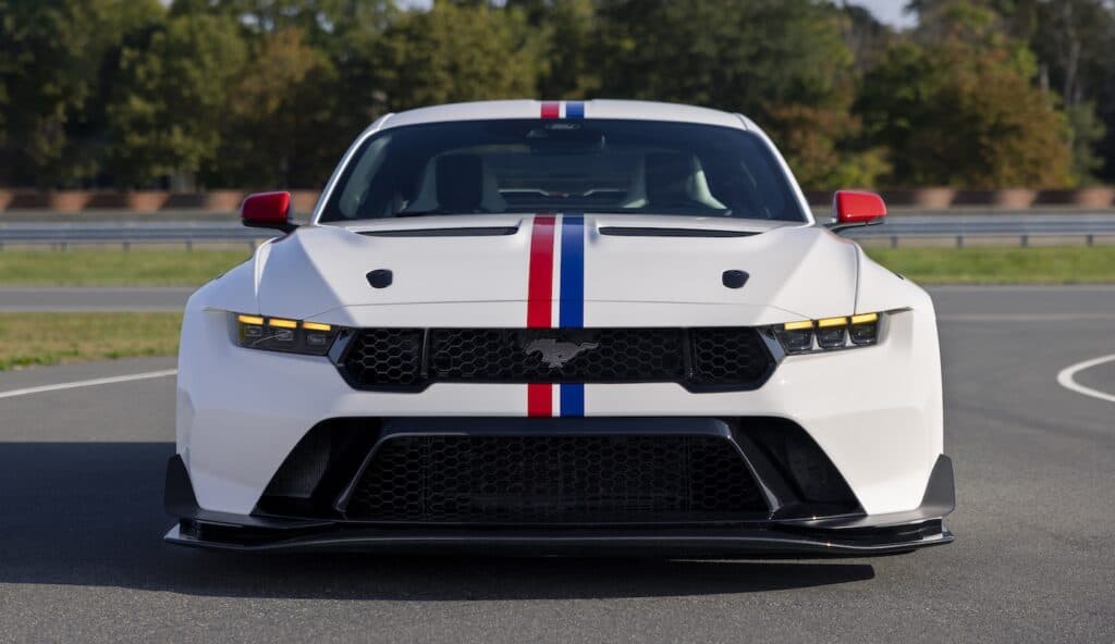 2025_ford-details-de-face-grille-calandre-mondial-de-l-auto-2026