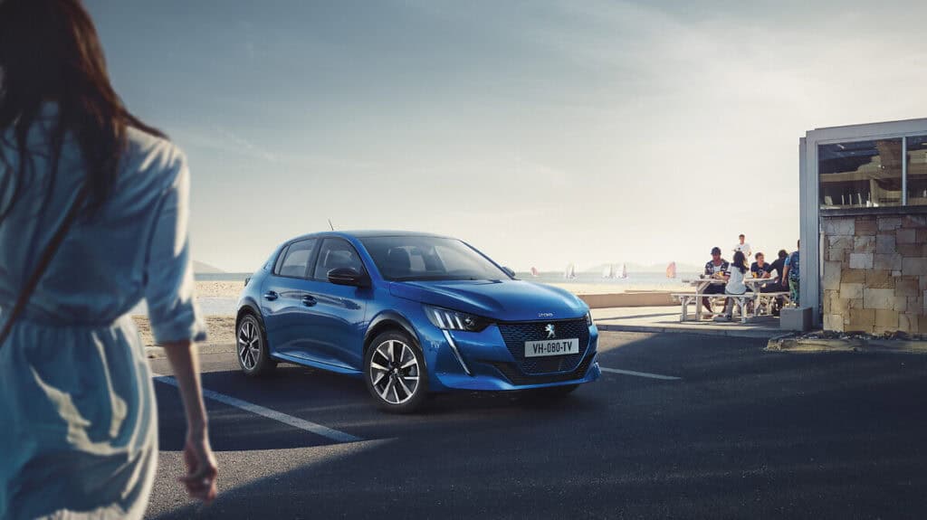 photo de la peugeot 208 - vue de 3/4 avant - plan statique - mondial de l'auto 2026