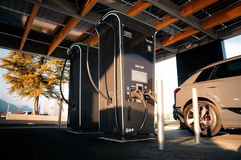 borne de recharge audi charging hub chambery - mondial de l'auto 2026