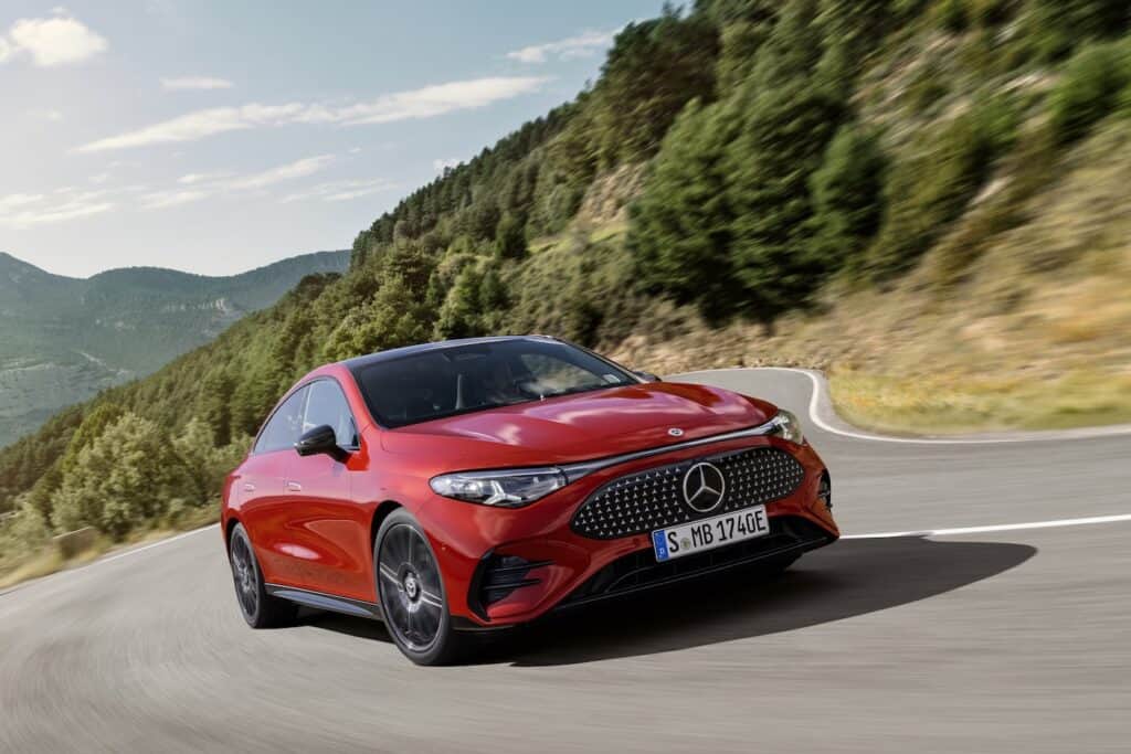 photo de la voiture vue sur route 3/4 arrière - mondial de l'auto 2026