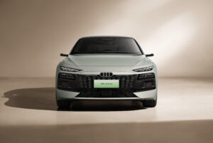 photo statique de la face avant de l'audi A6L - mondial de l auto 2026