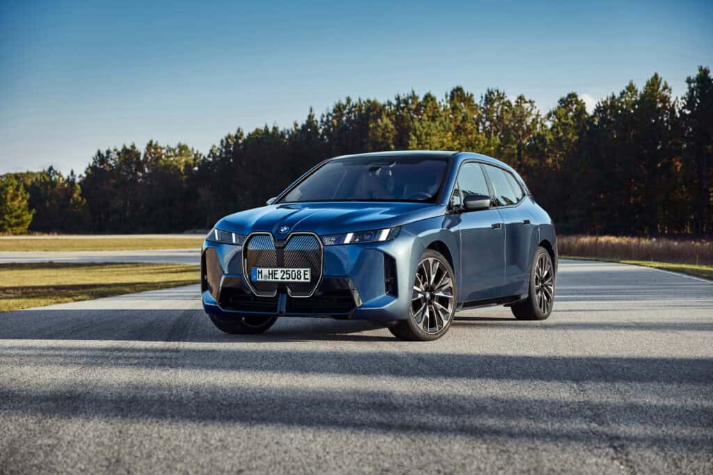 calendrier des nouveautés BMW jusqu'en 2028, Mondial de l'Auto, iX 2025 face avant