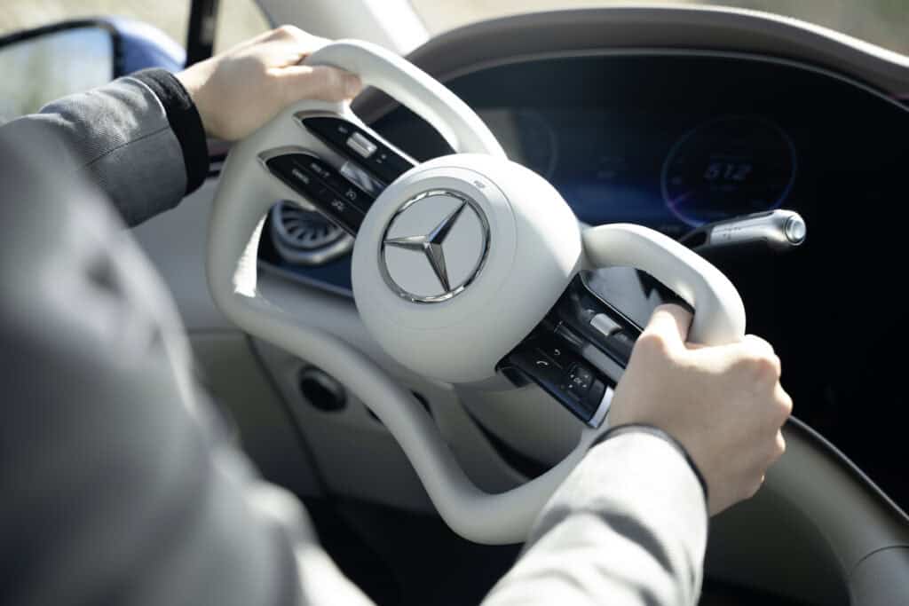 direction électrique, Mercedes, Mondial de l'Auto, zoom volant plat