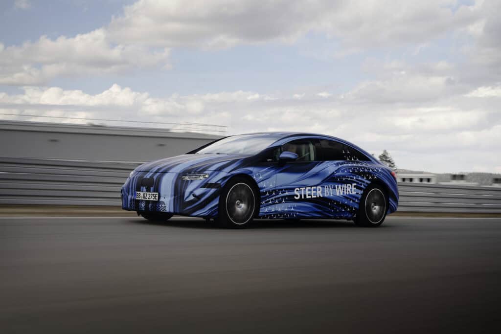 direction électrique, Mercedes, Mondial de l'Auto, véhicule piste d'essai