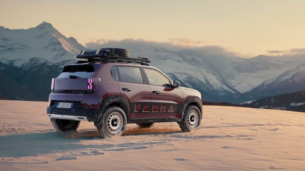concept Fiat Grande Panda 4x4 dans la neige en tout-terrain