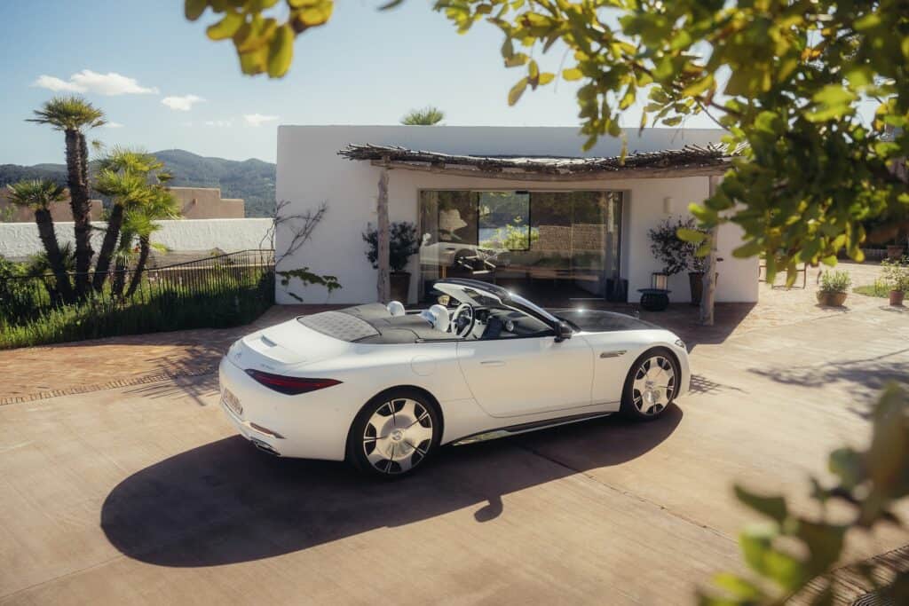 Vue arrière du cabriolet de 585 ch