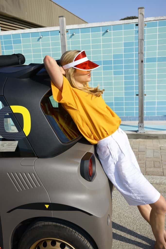 citroen-ami-2025-clients-usages-femme-au-soleil