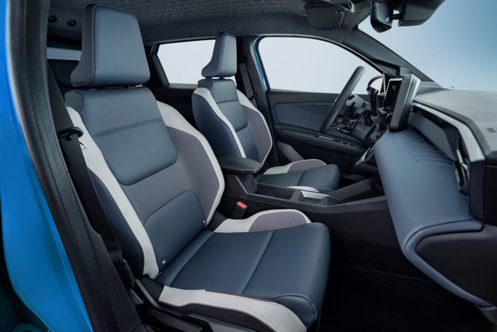 Sièges avant de la Nissan Micra 2025