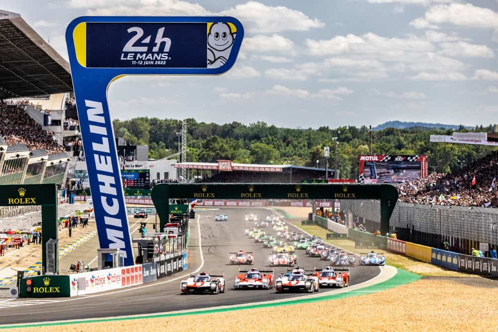 Les voitures au départ des 24 H du Mans en 2022.