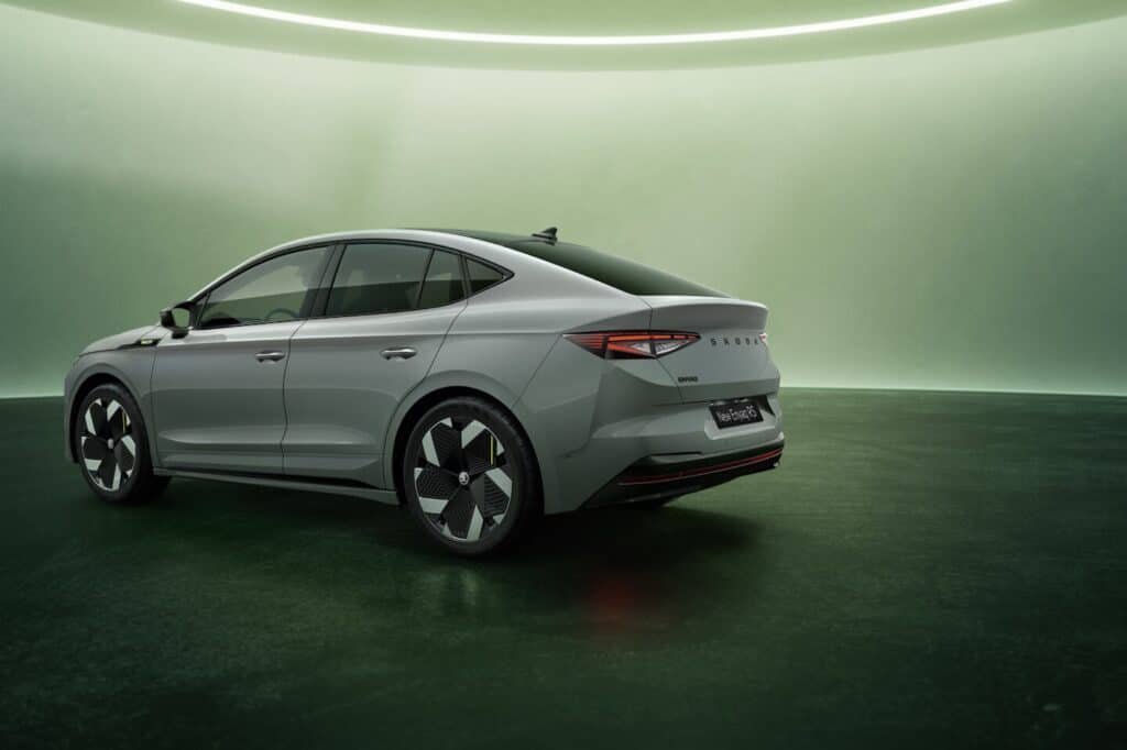 skoda 2025 nouveautés - photo de la voiture plan statique - face coté arrière - mondial de l auto 2026