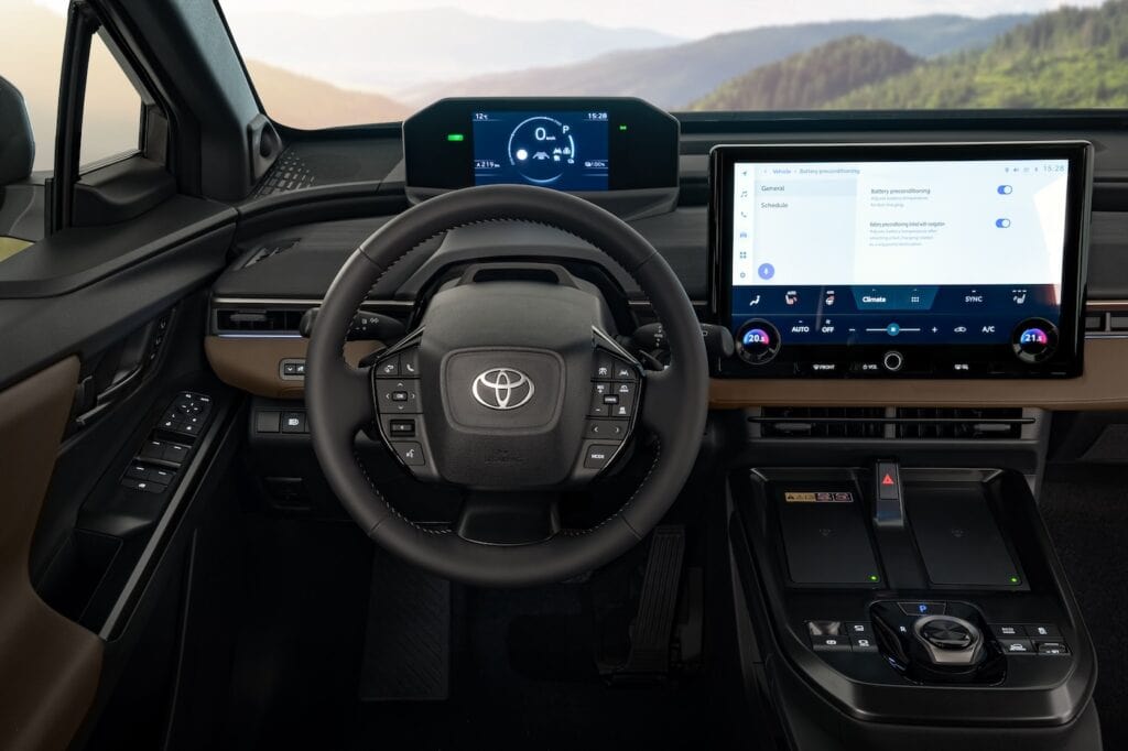 interieur du nouveau SUV Toyota - mondial de l auto 2026