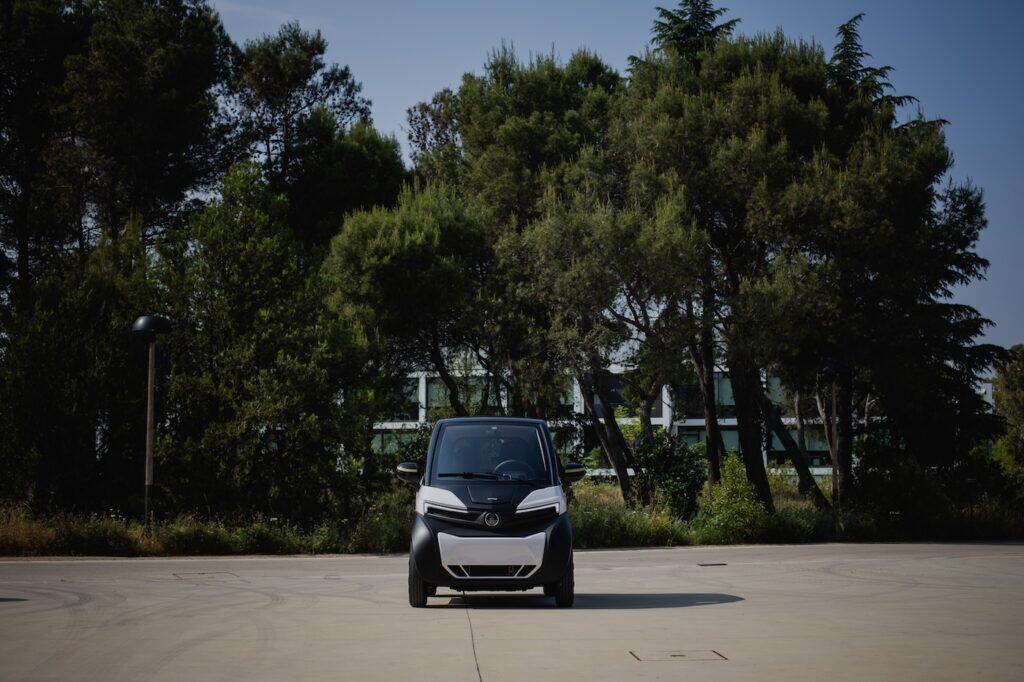 photo de la voiture vue de face - nanocar nissan 2025 - mondial de l'auto 2026