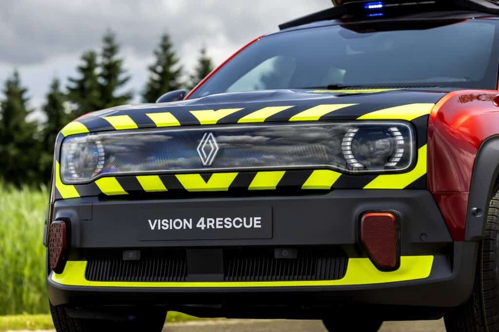 face avant de la voiture - signature lumineuse - mondial de l'auto 2026 - demo car renault 2025